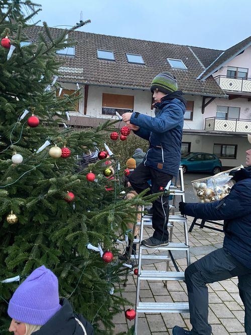 Weihnachtsbaumschmücken 2024