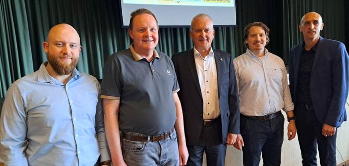 Stadtteilwärme- Projekt-Team mit Bürgermeister Weiher
