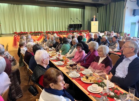 Bürgermeister Weiher bei der Seniorenweihnachtsfeier 2025 Bürgermeister Weiher bei der Seniorenweihnachtsfeier 2025